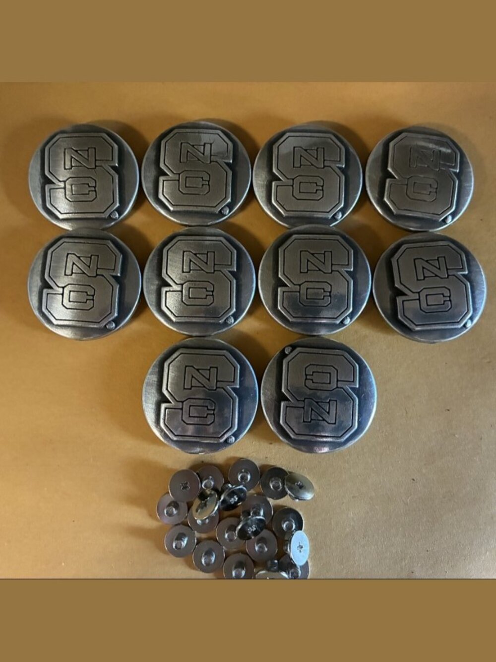 North Carolina State University Wolfpack Conchos Round Lot 10 Screws 1 Inch New